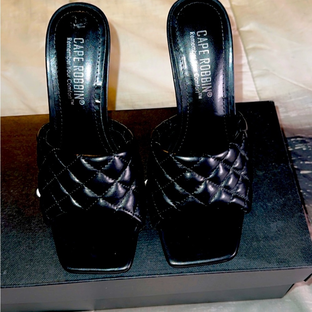 Cape Robbin Rafa Black Quilted